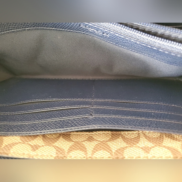 ***SOLD***COACH Crossgrain Accordion Zip Around Signature Navy Leather Wallet - Picture 11 of 12